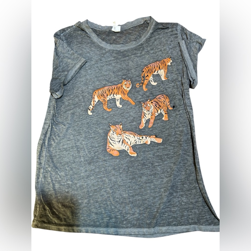 Cato Grey T-Shirt with Tiger Design